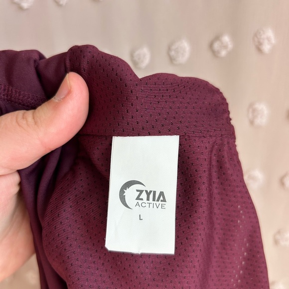 Zyia Active‎ Mesh Energy Shorts L Purple Plumb - Picture 6 of 6